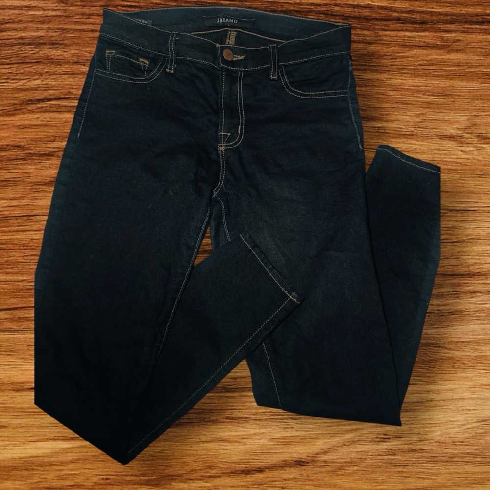 J Brand Ink Blue Capri Jeans